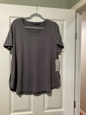 Athleta Charcoal Scoop Neck Short Sleeve Tee